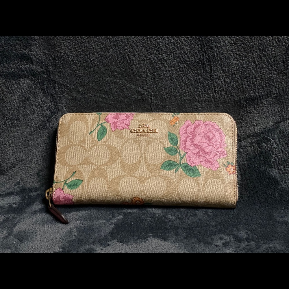 Coach prairie rose wallet